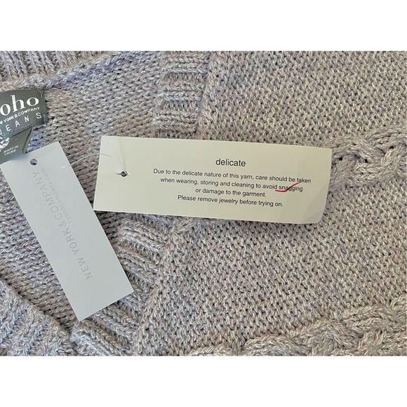 Womens NWT New York & Co Soho Metallic Cable Long Sleeve V-Neck Sweater - Size: - Picture 14 of 15